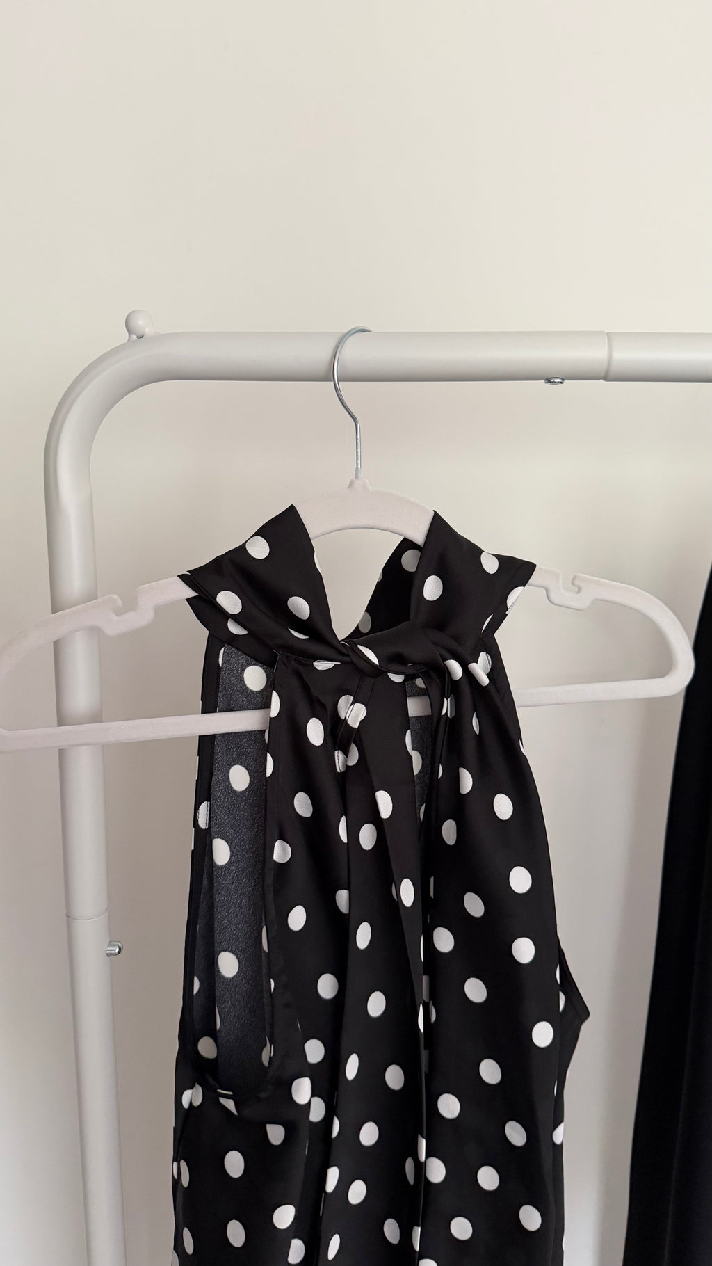 BLOUSE ELLY - noir à pois asymétrique